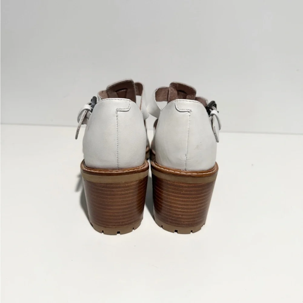 Seychelles Social Butterfly Women's Tan White Strappy Block‎ Heel Sandals